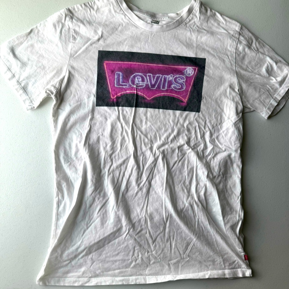 Levi’s Tee Shirt | Size M